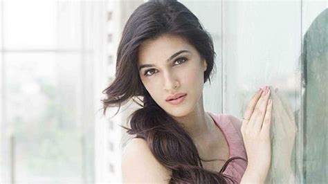 Kriti Sanon relaxes at home with her pets in a romantic cotton camisole ...