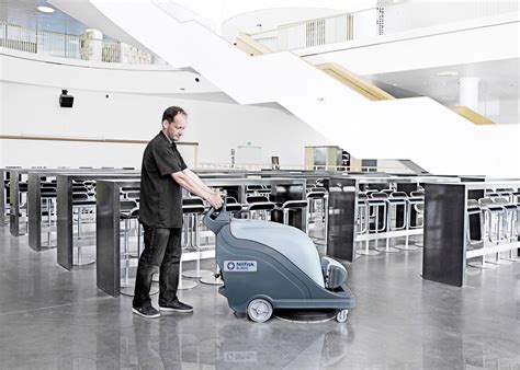 Floor cleaning machines | Nilfisk Professional