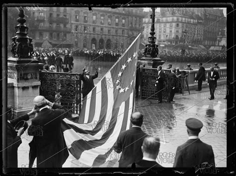 World War I. The American thirteen-star flag, given by the