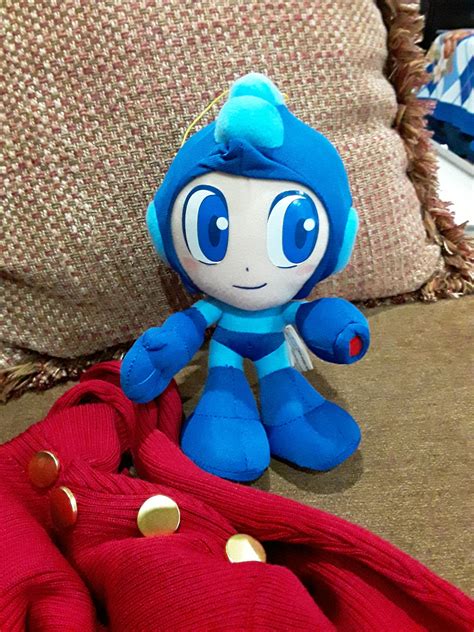 OMG A MEGA MAN PLUSH YAYY!!! by AngieS-Hedgefox on DeviantArt