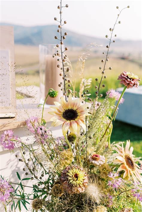 When Community Meets Mountain Elegance: Karli & Travis’s Summer Celebration at La Joya Dulce