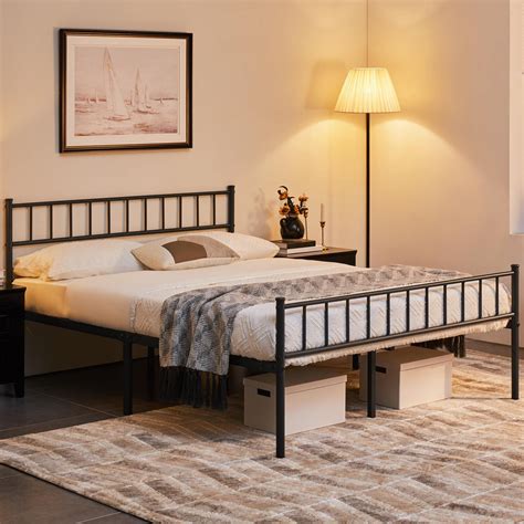 Buy YaheetechDouble Metal Bed Frame 4ft6 Modern Style Bed Frame with ...