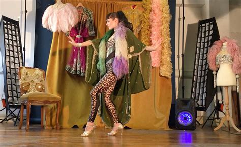 Duo of Burlesque Dance Classes – Talulah Blue Costumes