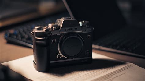 Download wallpaper 3840x2160 camera, retro, blur 4k uhd 16:9 hd background