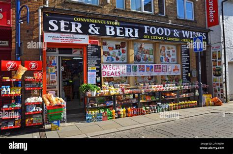 Local Store Outside 的图像结果