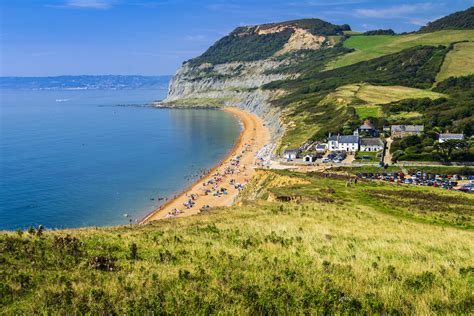 The appeal of coastal living: why life by the sea feels like a dream
