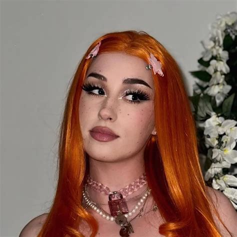 BODY PARTS (EN ESPAÑOL) - bludnymph - LETRAS.COM