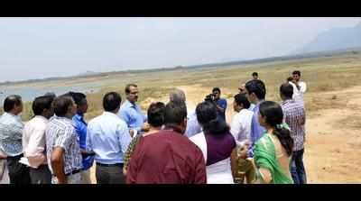 Parched earth, wilted crops welcome central government team ...