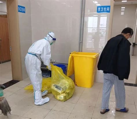 西宁市第三人民医院方舱医院餐食配送、保洁组全力保障患者需求_腾讯新闻