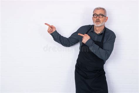 Store Work Uniform Colorful Shopkeeper 的图像结果