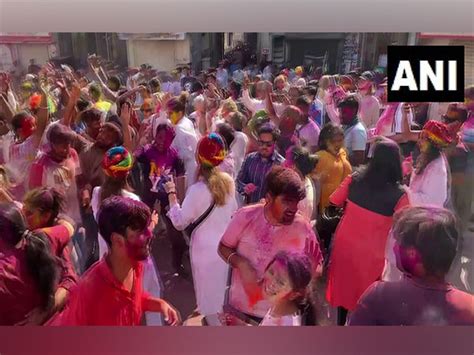 Rajasthan: Holi celebrations at its peak in Jaipur after a grey Covid ...