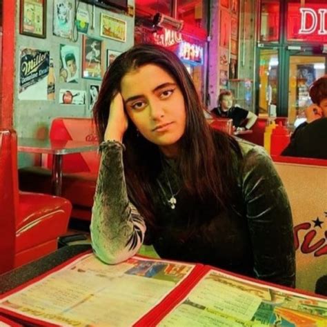 Kat - English teacher - ₹1374/h