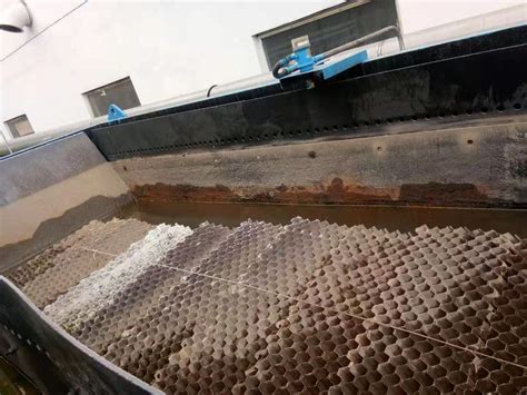 一种自动清洗高密度沉淀池斜板/管的方法及装置与流程