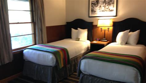 SWIFTCURRENT MOTOR INN AND CABINS (Glacier National Park, Montana ...