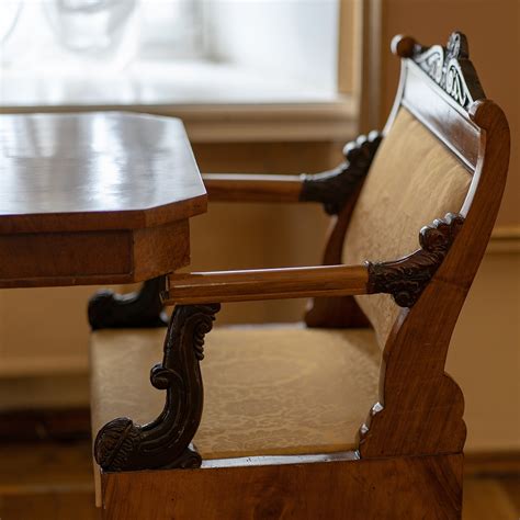 Antique Movers and What They Do - Fine Art Shippers