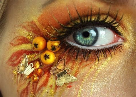 eye makeup artist