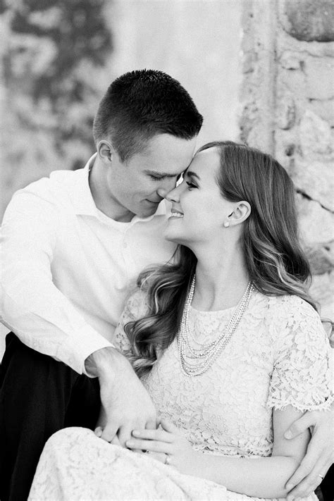 Looking for ideas for couple photography? Take inspiration from this ...