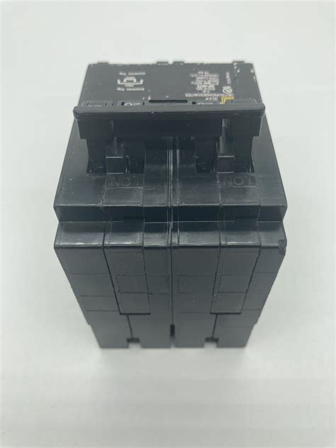 Homeline HOMT220220 Quad Two 2 Pole 20 Amp 120 240V AC Plug In Square D ...