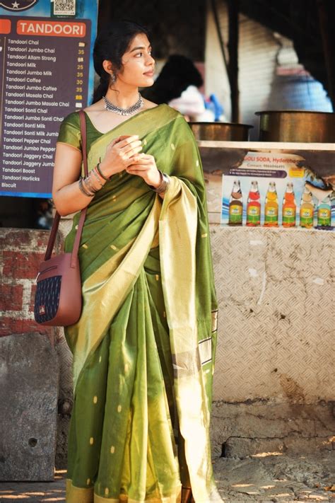 Prettiest Green Cotton Silk Saree With Gorgeous Blouse Piece – Kankaari