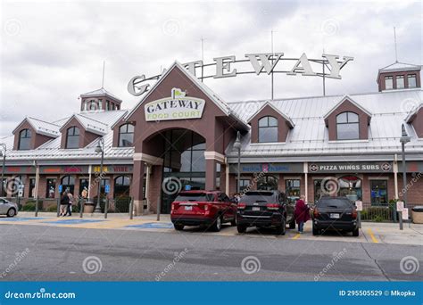 Gateway Travel Plaza Food Court and Gas Station Editorial Stock Image - Image of breezewood ...