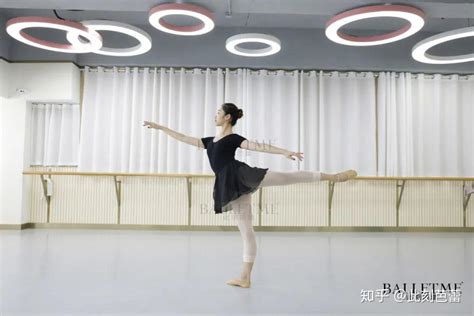 Evgenia Obraztsova的芭蕾基础训练动作示范_哔哩哔哩_bilibili