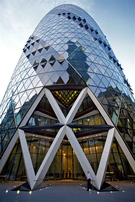 Norman Fosters 30 St Mary Axe | London architecture, Modern ...