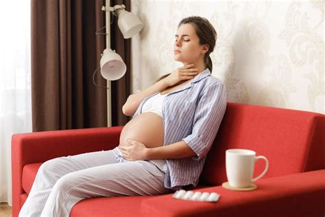 Sore Throat During Pregnancy: Causes and Remedies