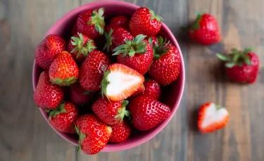 Best Low Glycemic Index Fruits for People with Diabetes | PharmEasy