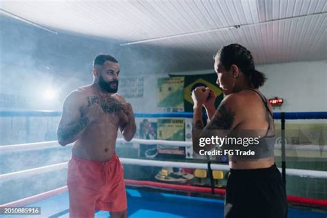 Boxing Stand Off 的图像结果