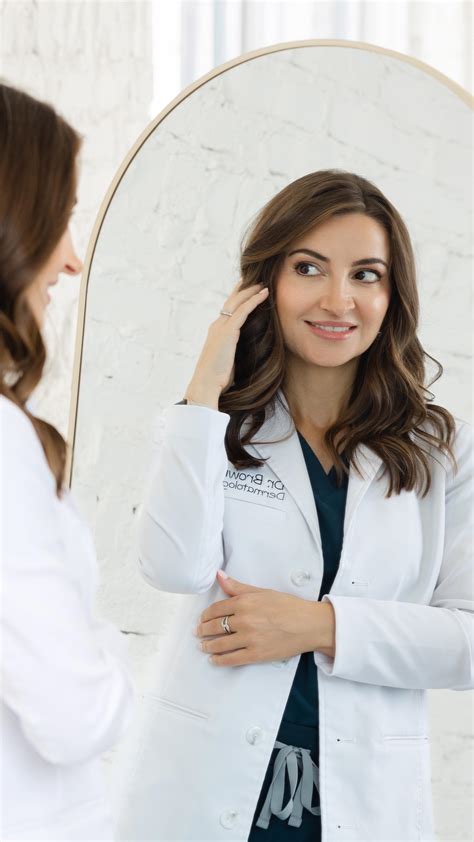 Dr. Aleksandra Brown | Continuing my minoxidil journey but with better application technique and ...