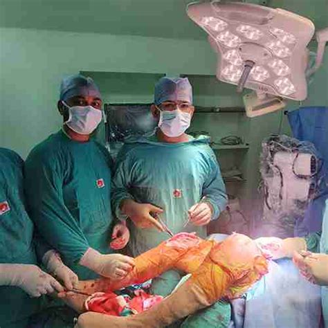 Best Robotic Knee Replacement Surgeon in Noida, ACL Surgeon