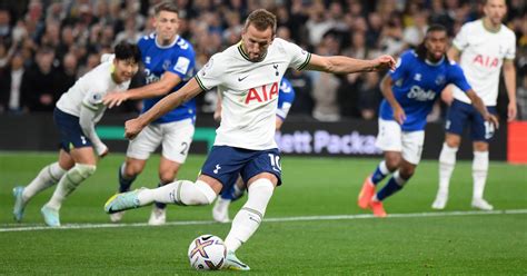 Premier League: Harry Kane leads Tottenham in win over Everton ...
