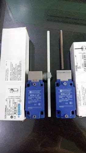 Limit Switch - OMRON LIMIT SWITCH D4MC-2020 Trader - Wholesaler ...