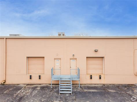 13750-13772 Shoreline Dr, Earth City, MO 63045 - Shoreline Service Park ...