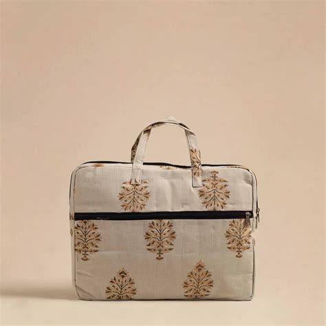 Buy Beige Handmade Quilted Cotton Laptop Bag – iTokri आई.टोकरी