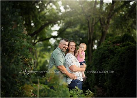 Camp Hill Family Photography Tips: Summer Family Photo Outfits | Karissa Zimmer Photography