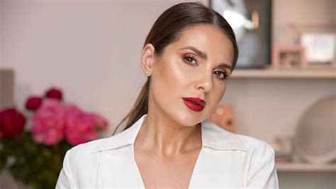 Ali Andreea Makeup Tutorials 的图像结果