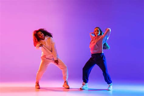 &move dance studio｜英語で学べる横浜市のダンス＆フィットネススクール