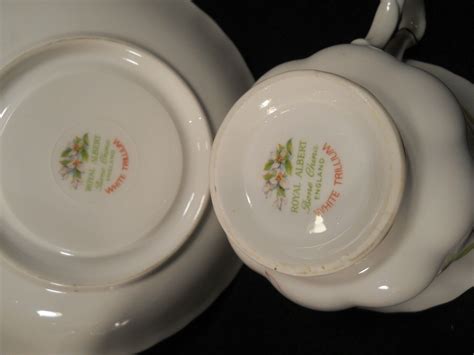 Royal Albert White Trillium, Mother, Forget Me Not | Ubuy India