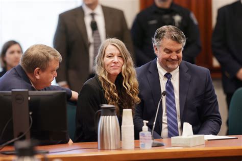 Lori Daybell representing herself over murder charges in Arizona trial ...