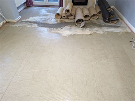 Glueing engineered wood to concrete floor | DIYnot Forums