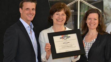 Rigaud science teacher wins award | Montreal Gazette