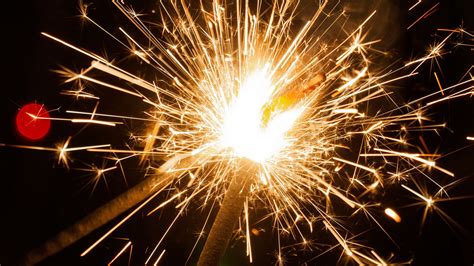 Download wallpaper 3840x2160 sparklers, sparks, glare, holiday 4k uhd ...