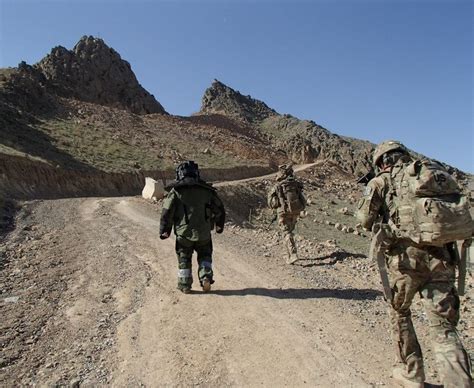 20th CBRNE EOD techs defuse explosive devices | Article | The United ...