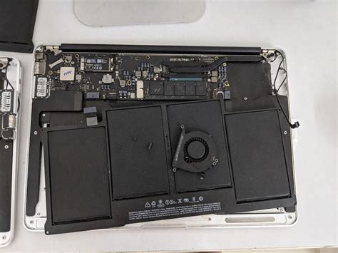 Macbook Service Center in Velachery, Tambaram, Chennai