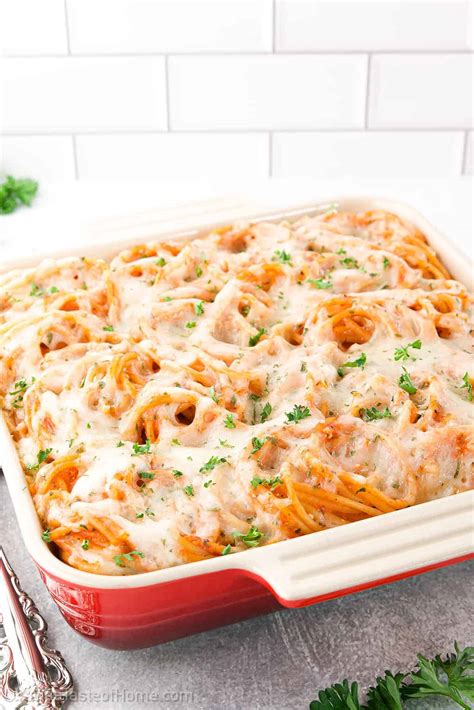 Pasta with Marinara Sauce (Super Quick and Easy Recipe!)