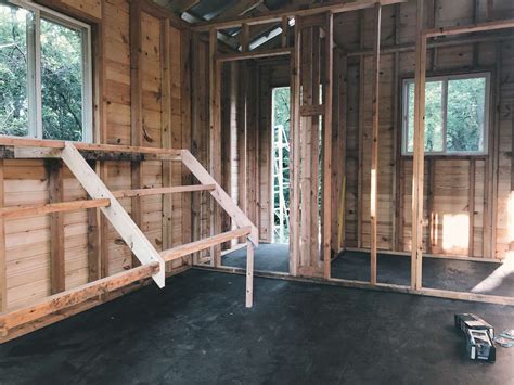Ultimate Guide to Chicken Coop Flooring