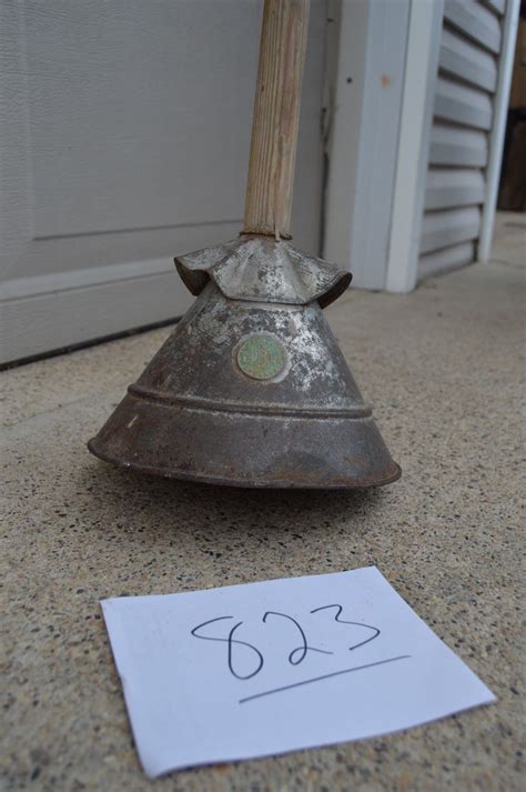 Vintage Clothes washing plunger - made in Tabla, England - Schmalz Auctions