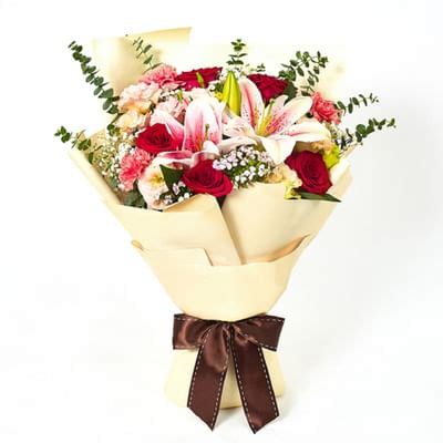 Splash of Splendor: Order Flowers Online | Interflora India | ID1360272