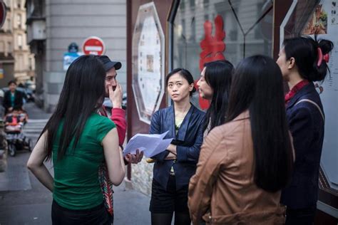 《站街女》：华人性工作者在巴黎 - 知乎